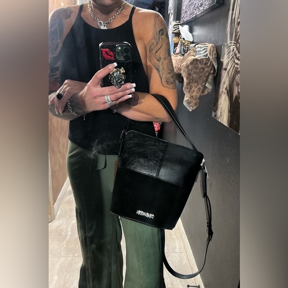 🖤🔥NWT- STEVE MADDEN STUNNING FAUX SUEDE AND LEATHER BCLARAA BUCKET BAG🔥🖤 - Picture 17 of 17